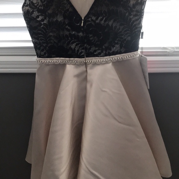 JJ’s Dress. Size 6. - Picture 4 of 4